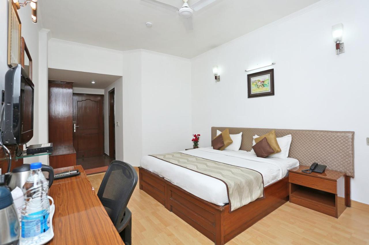 Hotel Windsor Castle Cyber City Gurgaon Exteriör bild
