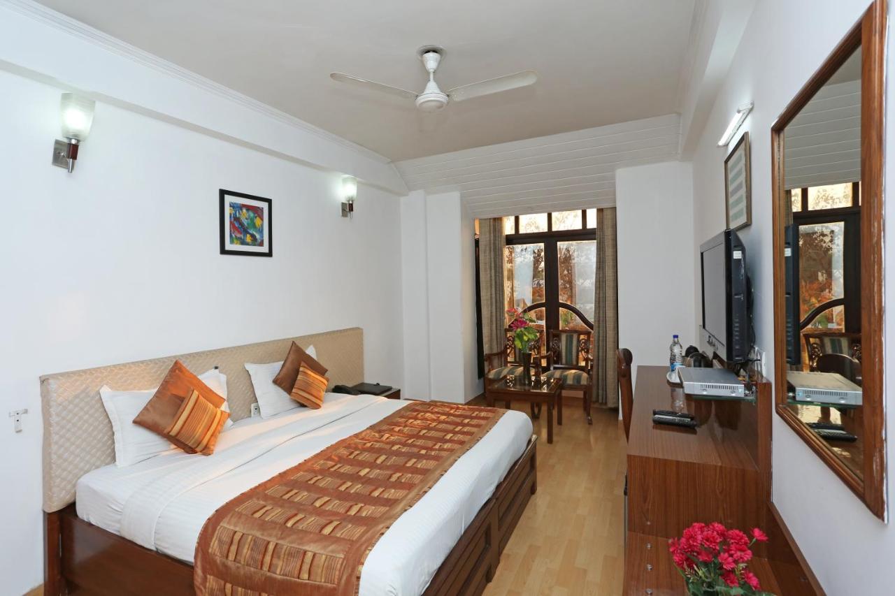 Hotel Windsor Castle Cyber City Gurgaon Exteriör bild