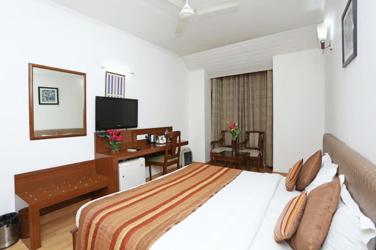 Hotel Windsor Castle Cyber City Gurgaon Exteriör bild