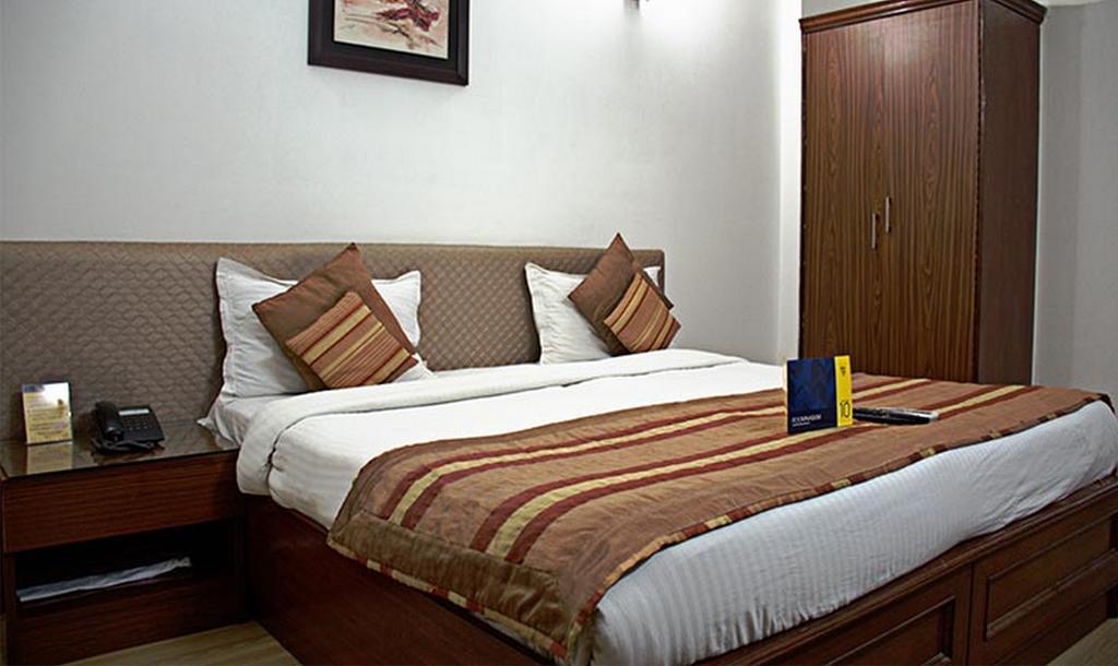 Hotel Windsor Castle Cyber City Gurgaon Exteriör bild