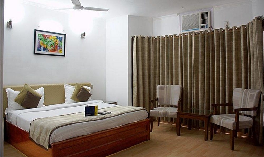Hotel Windsor Castle Cyber City Gurgaon Exteriör bild