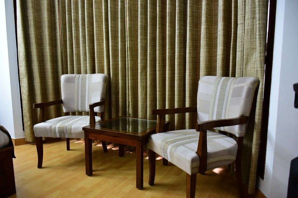 Hotel Windsor Castle Cyber City Gurgaon Exteriör bild