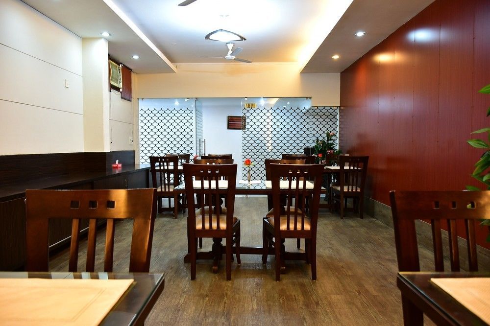Hotel Windsor Castle Cyber City Gurgaon Exteriör bild