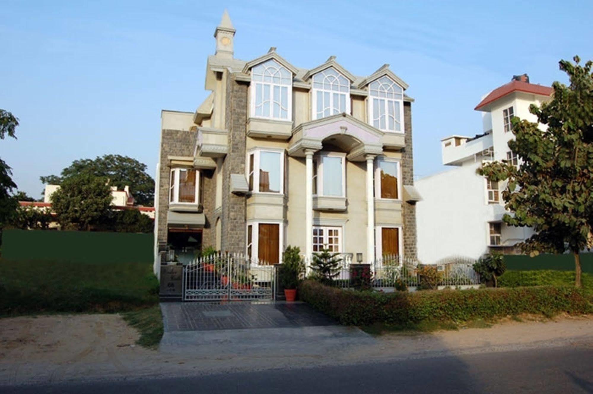Hotel Windsor Castle Cyber City Gurgaon Exteriör bild